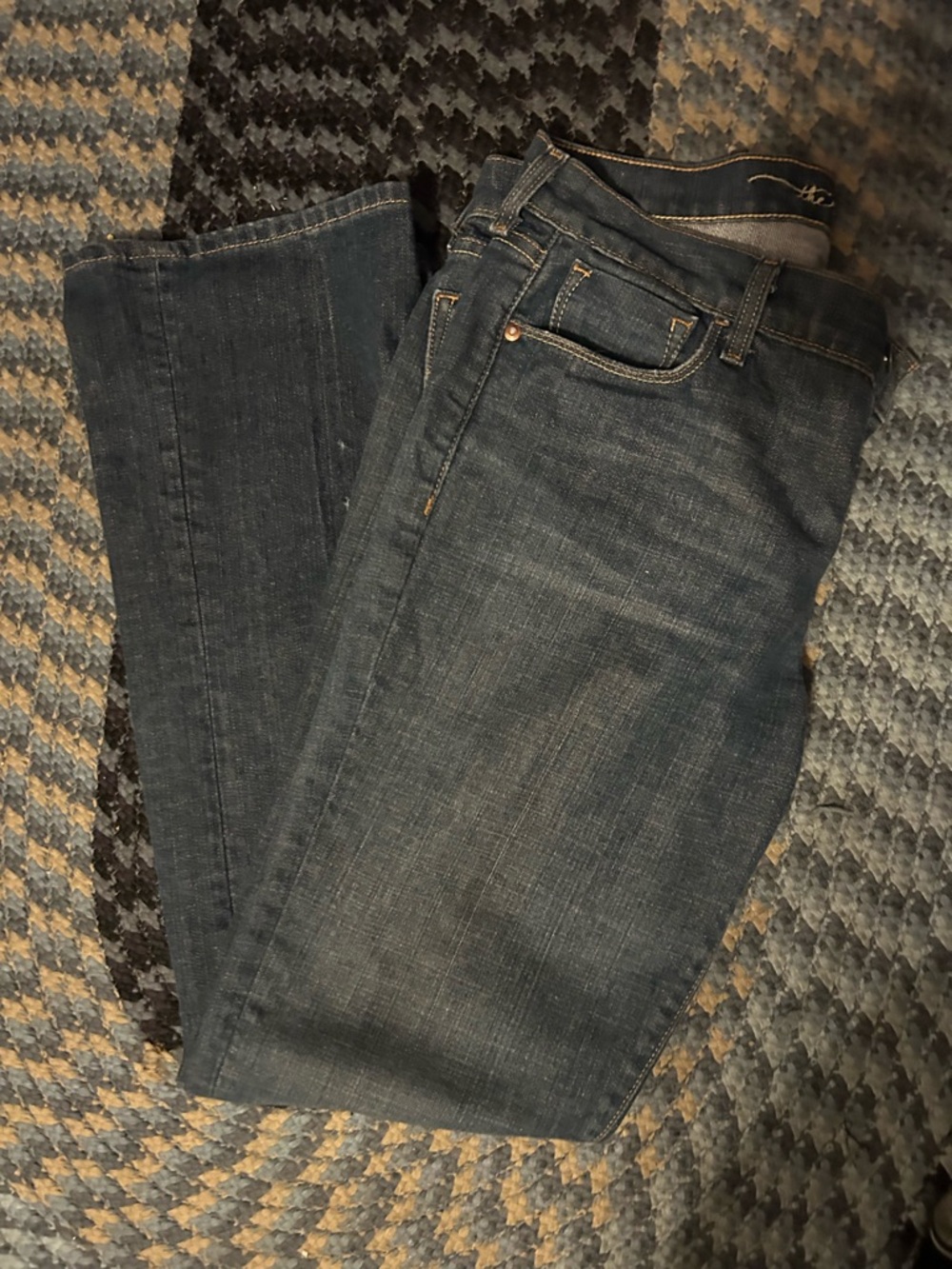 Old Navy Women's Straight Leg Jeans in Medium Blue Wash